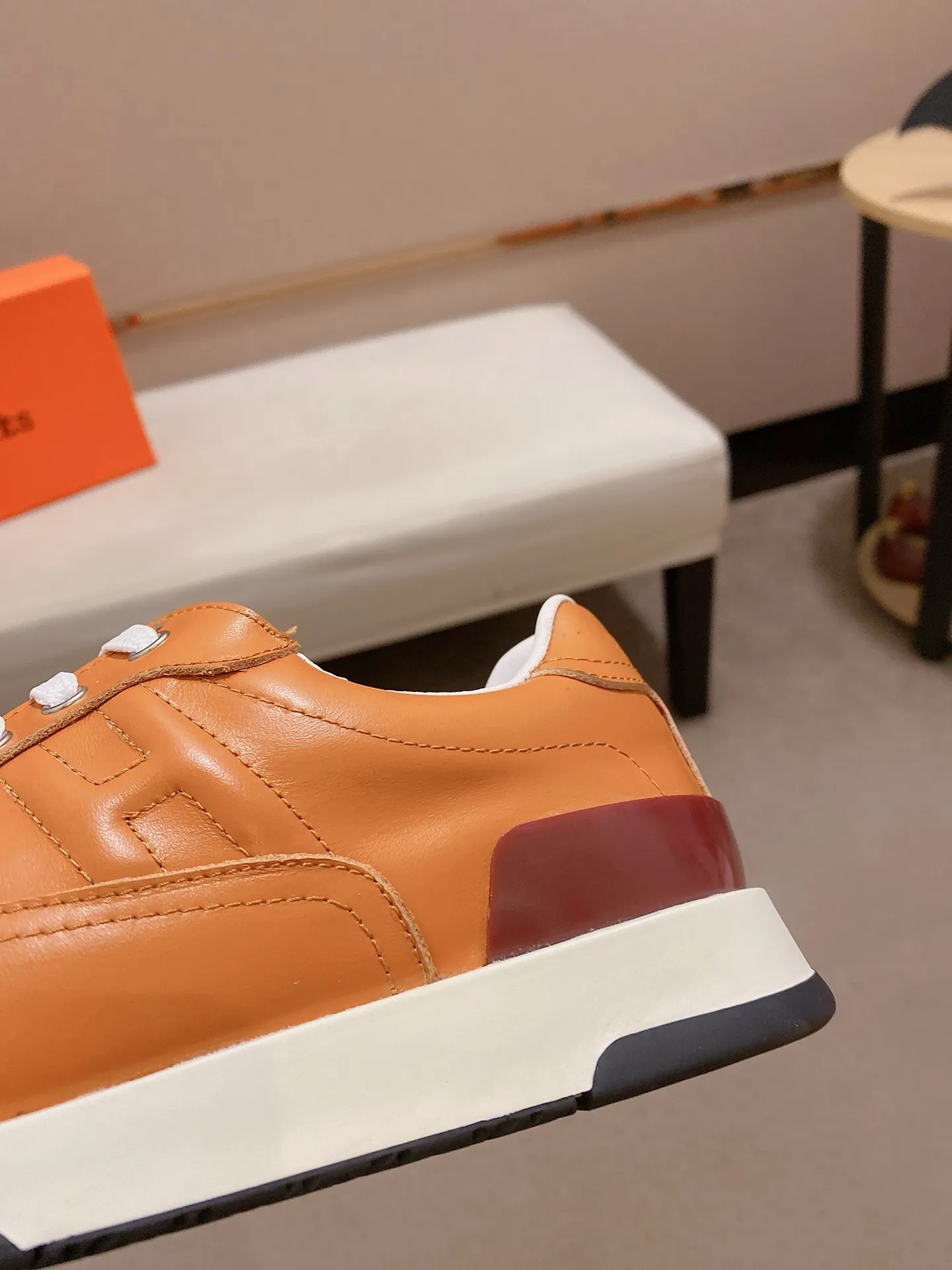 Ex-factory price: 500💰《HERMES》【Classic original single version】Hermès; top 🔝purchasing agent🔍🔍men's latest 🇺🇸sold simultaneously, original imported from Italy ▲▲first-layer cowhide ▲▲ (high-end, nobility and class) ) Exquisite workmanship (Italian 🇮🇹 imported water-dyed 🐂 cowhide lining) sole: original sole provided by the original factory, ⚠️exclusive double-layer activity·TPR·rubber·combined molded outsole; super comfortable·wear-resistant·non-slip·environmental protection The real thing is more beautiful when photographed in kind (high quality, following orders), you can come in and out at will * Number of yards: 38·39·40·41·42·43·44# (can be customized 45.)